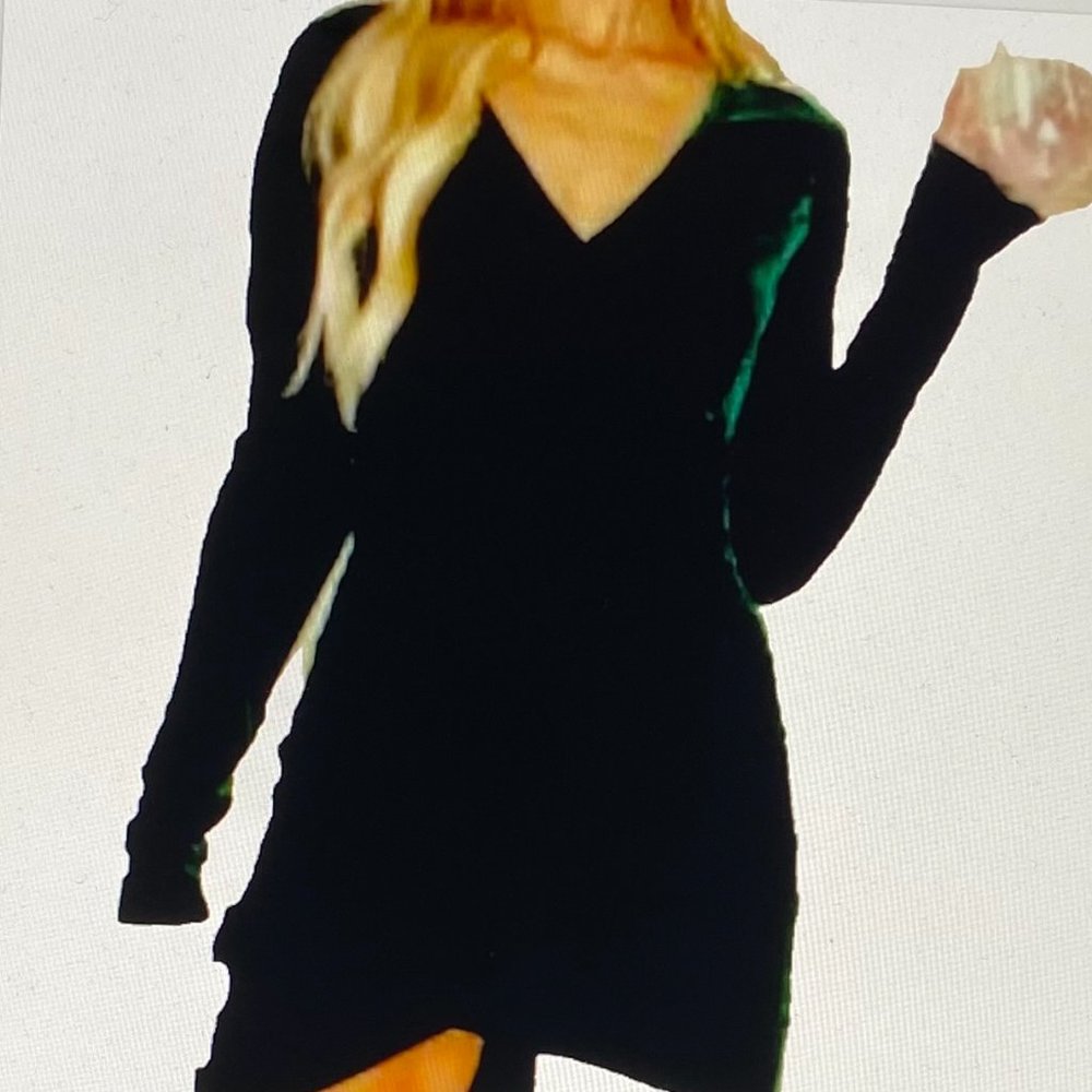 AURA  EMERALD GREEN V NECK VELVET MINI DRESS MED